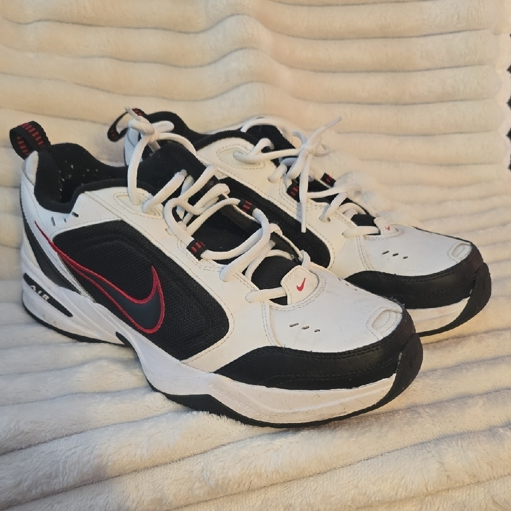 Nike Men's Black and White Sneakers with Red Details